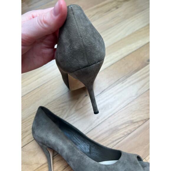 Gucci Women's 38.5 Heels Open Toe Pumps Suede Olive Green Taupe FLAWED Sz 8.5 - Picture 12 of 16